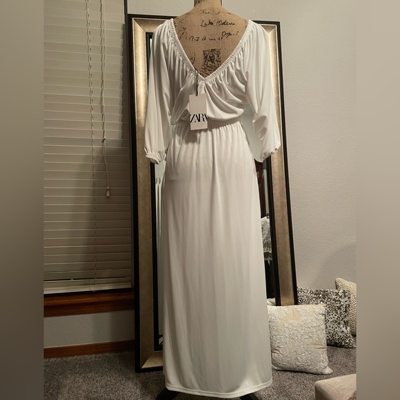 New long dress, in white, size M. - Picture 2 of 2